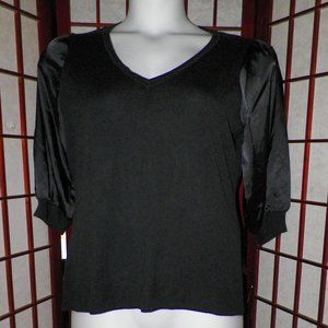 Larry Levine Black Knit V-neck Top Short Satin Sleeves